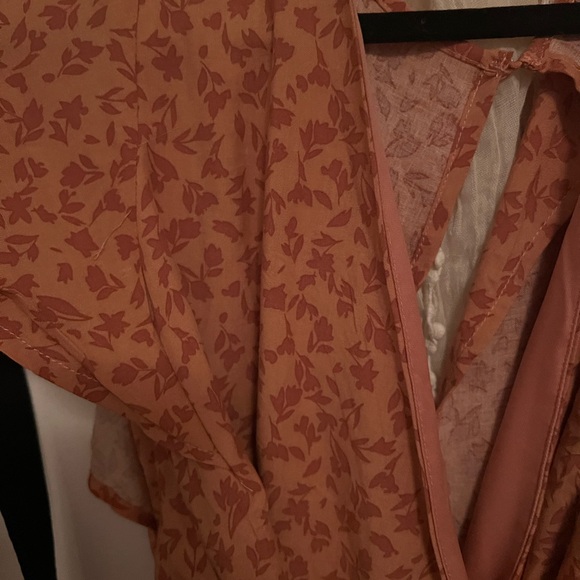 UNBRANDED Dress 💗 - Picture 3 of 3